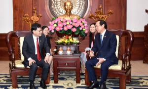 Bí thư Thành ủy TP. Hồ Chí Minh Nguyễn Văn Nên tiếp Phó Thủ tướng Xin-ga-po Heng Swee Keat
